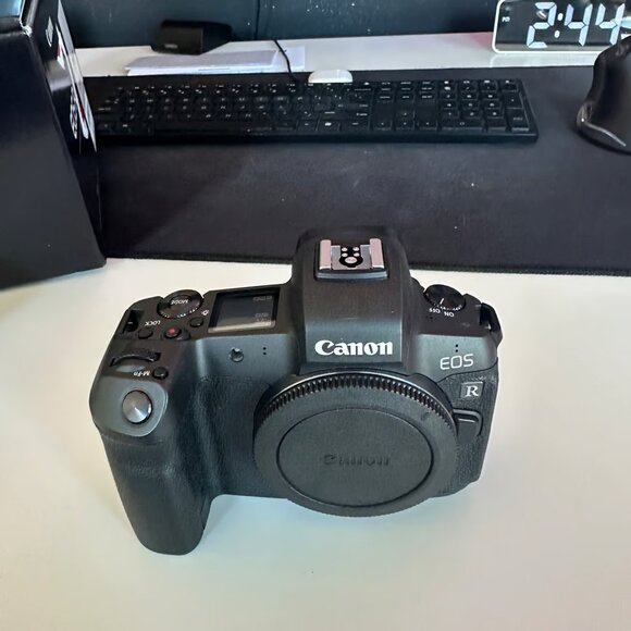 Canon EOS R - Picture 2 of 6